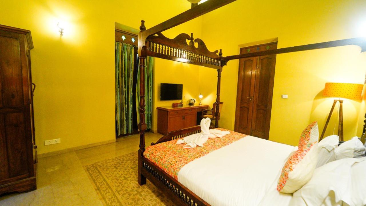 Surya Kiran Heritage Hotel Panaji Buitenkant foto